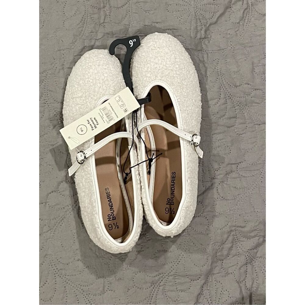 No Boundaries 9.5 Cream Ballet Flats Faux Fur Memory Foam New